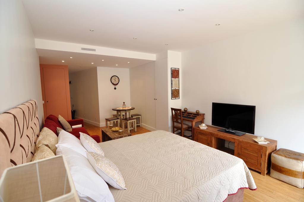 Champs Elysees Executive Apartment Париж Екстериор снимка
